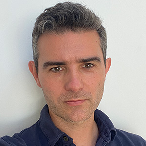 Headshot of Neil Lee