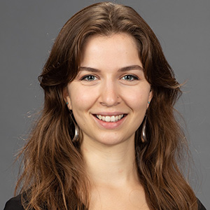 Headshot of Chloe Lemmel-Hay