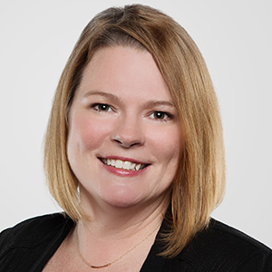 headshot of daphne moore