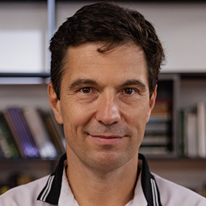 alt=