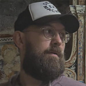 alt=