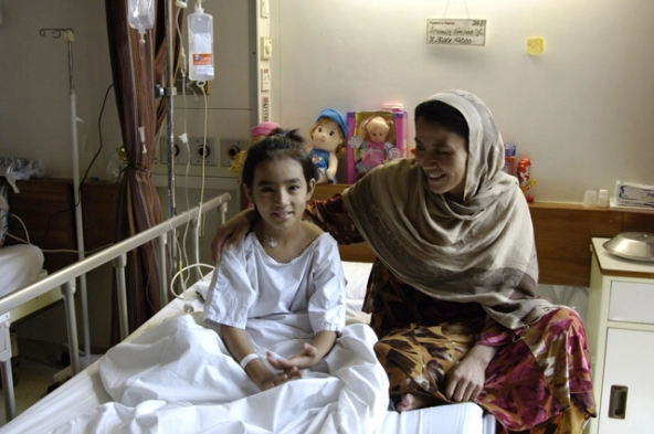 AKUH_girl_hospital_bed