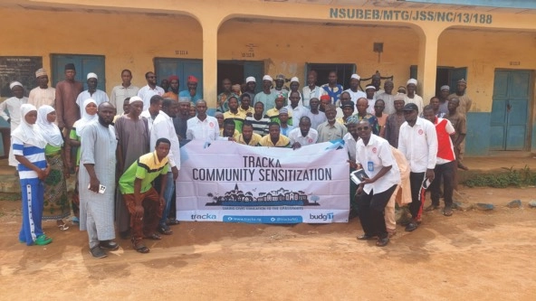 members of the Gauraka community posing for a group photo in Niger State