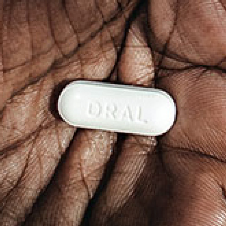 hand_with_pills